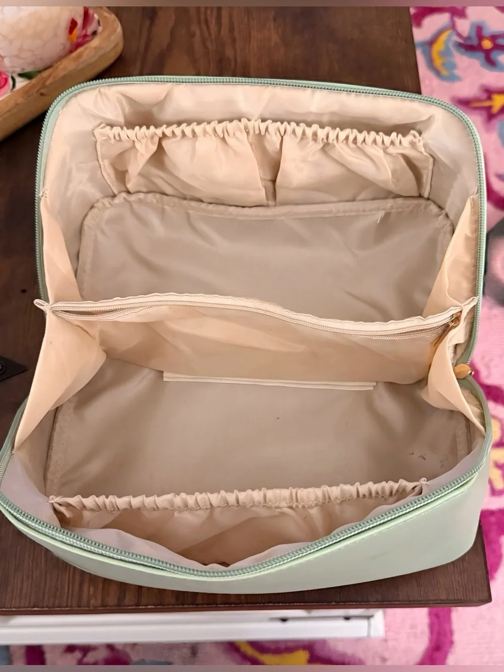 Large Capacity Vegan Leather Travel Makeup Bag – Mint / Sage Green